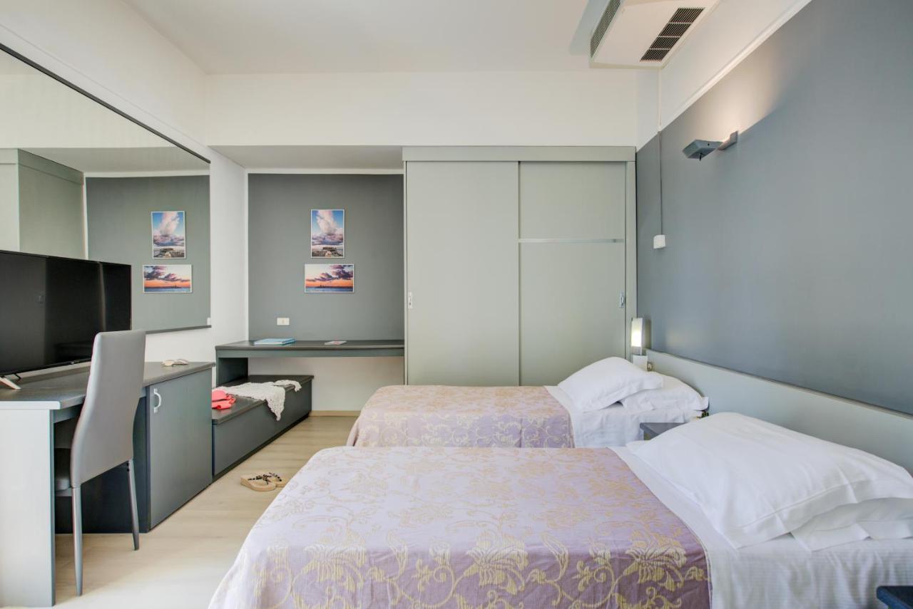 Hotel Ivano Rimini Extérieur photo