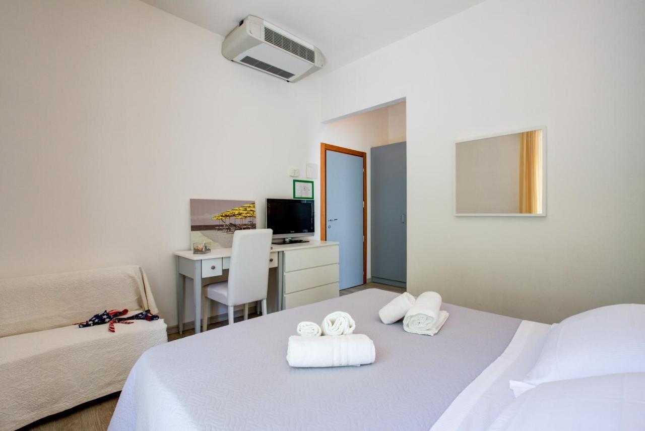 Hotel Ivano Rimini Extérieur photo